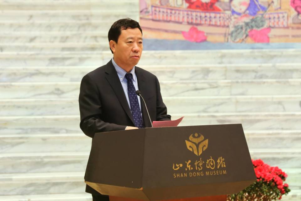 山东博物馆党委书记,馆长刘延常在开幕式上表示:此次年画展得到了孔子
