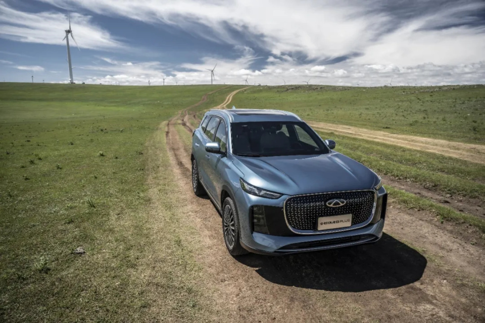 77万起,搭2.0t发动机,瑞虎8l开启预售