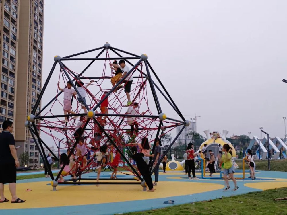 游乐园,运动场……玉林又一个新公园即将竣工_腾讯新闻