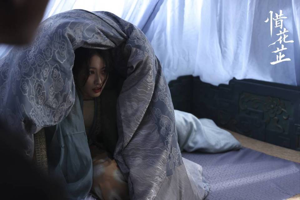 饰演“颠婆”反派被骂又蠢又坏 张子璇：做人不要太“花静”丨谈艺录_腾讯新闻
