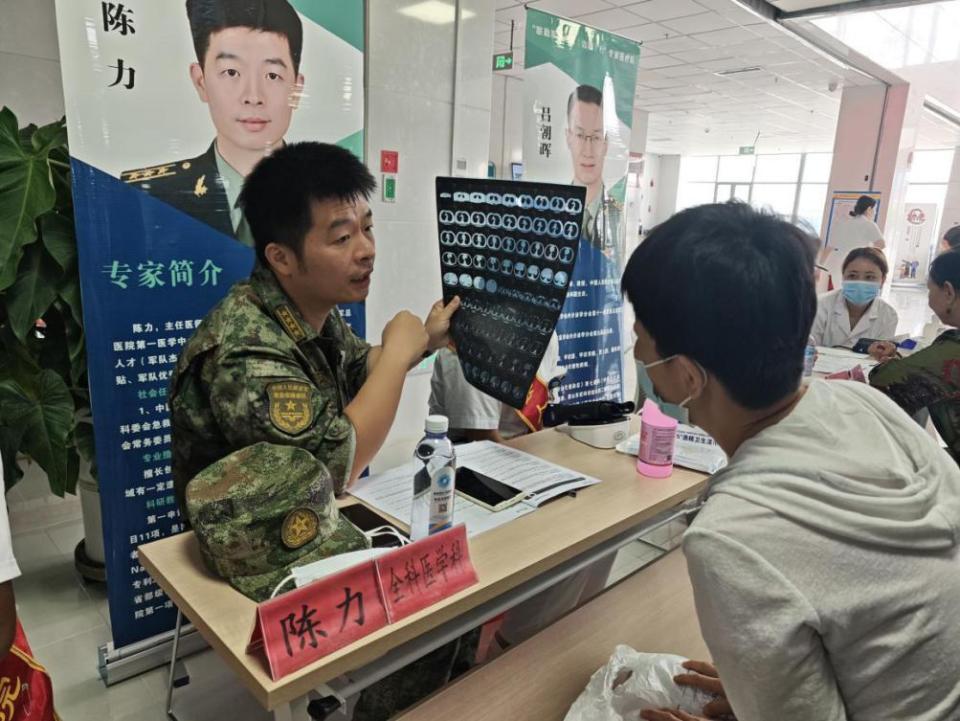 全科诊疗仪是什么在昆仑山脚下“扎根”——解放军总医院第一医学中心第六批援疆医疗队帮扶新疆和田记事_https://www.jmylbn.com_新闻资讯_第1张