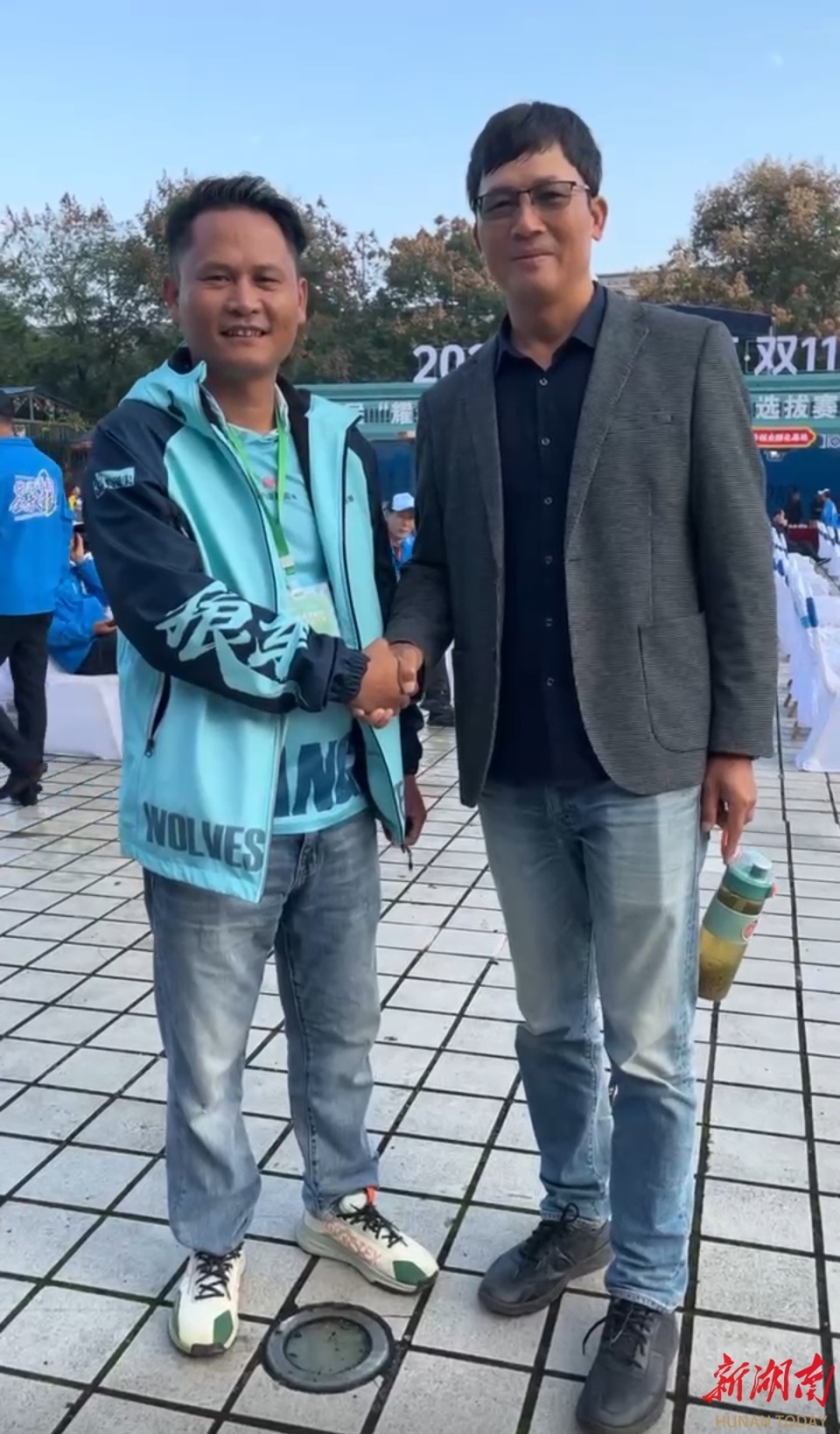 以鱼会友50余名江西老表组团来钓鱼