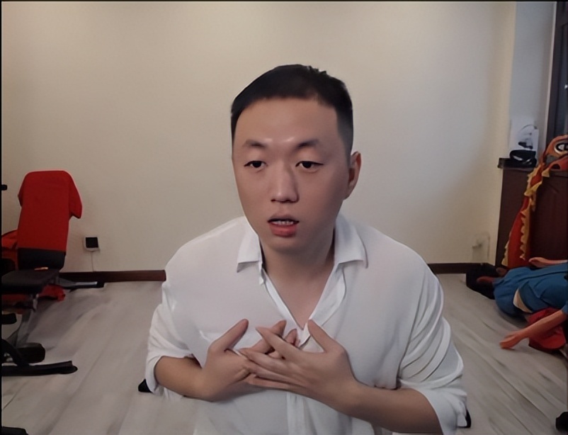 药水哥居然在和佳佳子处对象?