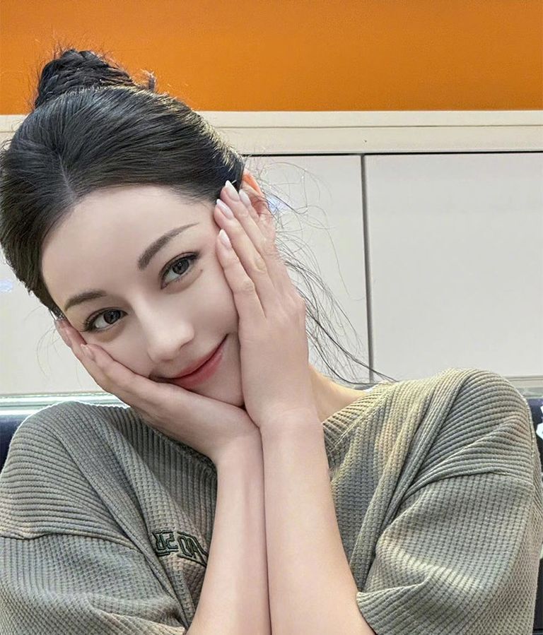 亚当·兰伯特来了,也逃不过"甘露寺美甲"!