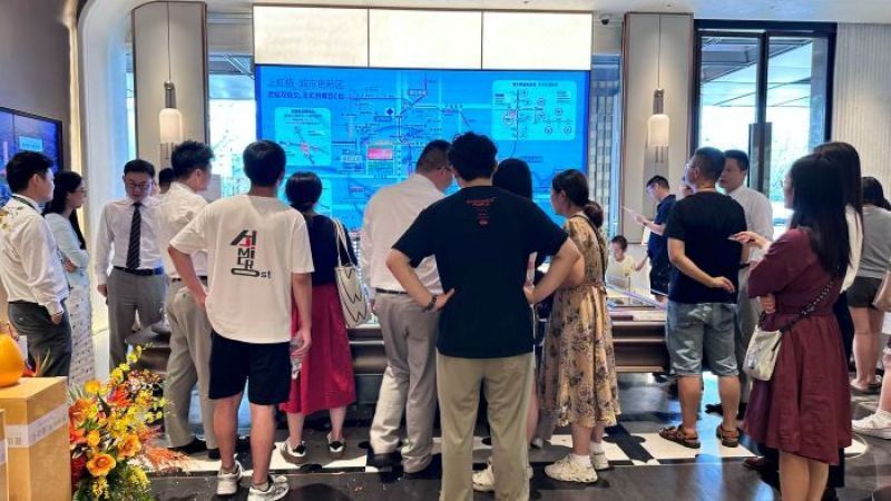 实探！上海楼市新政首周观察：郊区新盘成交翻倍，二手房带看量激增_腾讯新闻