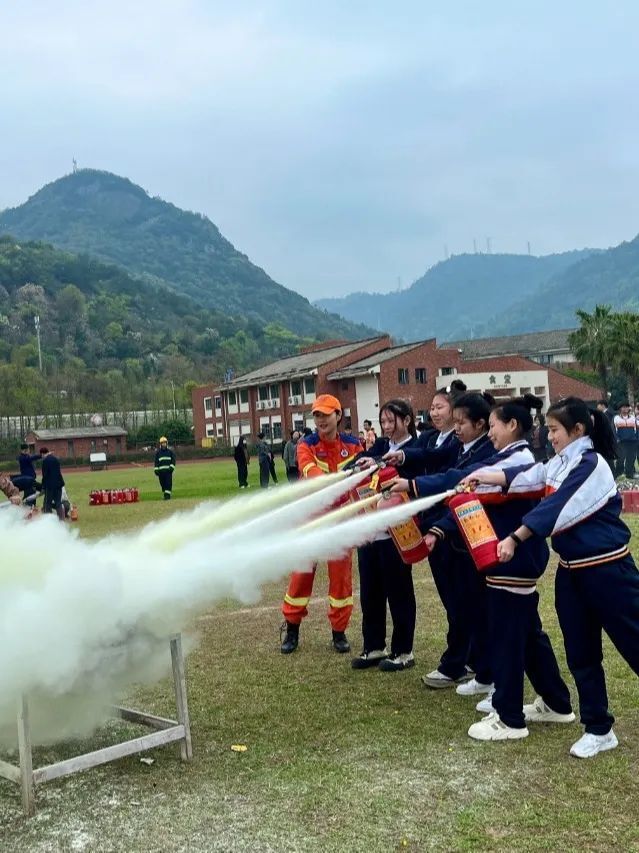 温州市"蓝玫瑰"消防宣传队赴温州特殊教育学校开展特殊群体消防安全