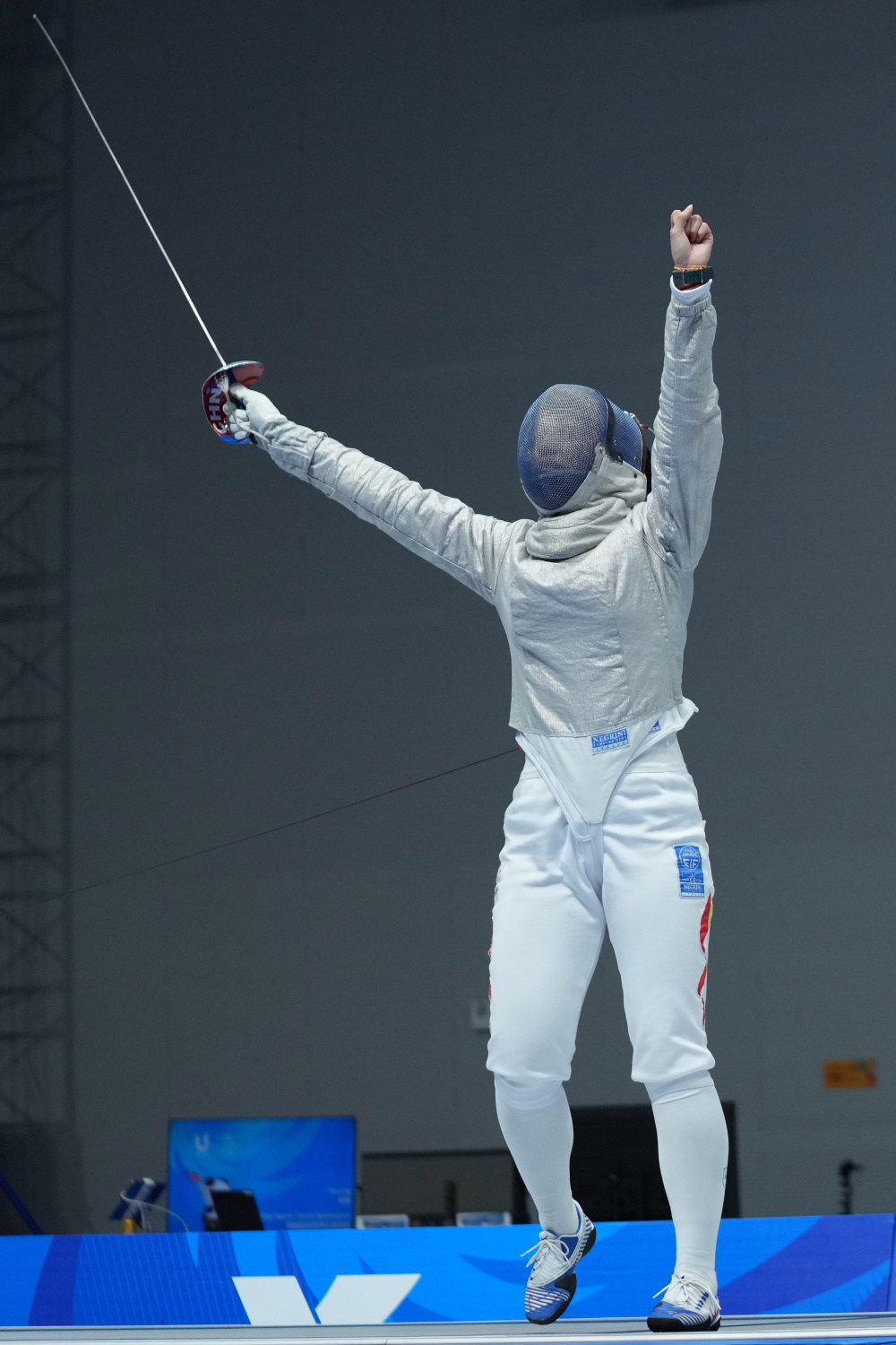 成都大运会击剑女子佩剑个人赛邵雅琦获金牌