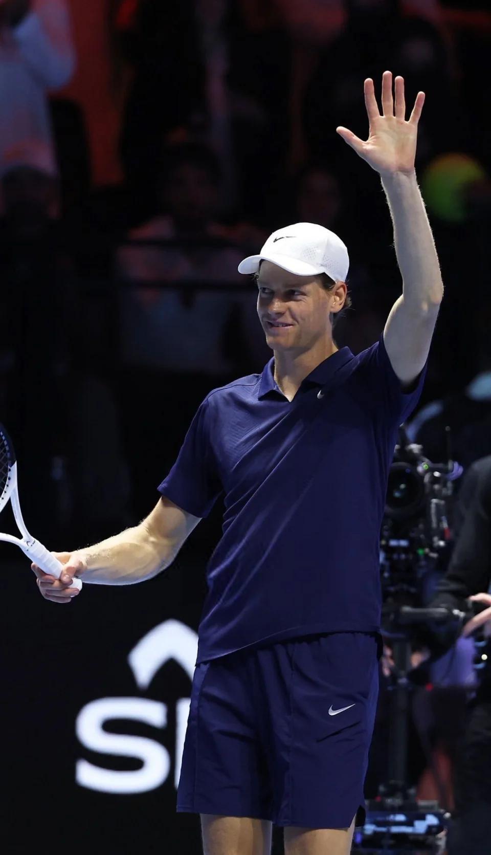 阿卡称不想碰最好状态辛纳，意大利人得到纳达尔待遇获赠纯金球拍-腾讯新闻