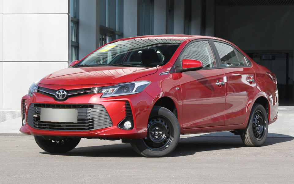 定位小型车的丰田威驰,7.38万起售,值吗_腾讯新闻