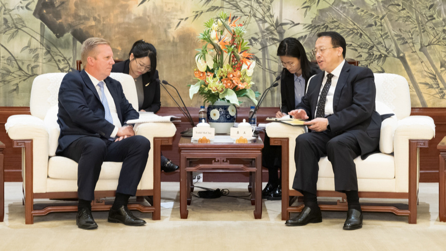 上海市市长龚正今天(18日)会见了新西兰贸易部长托德·麦克莱一行.