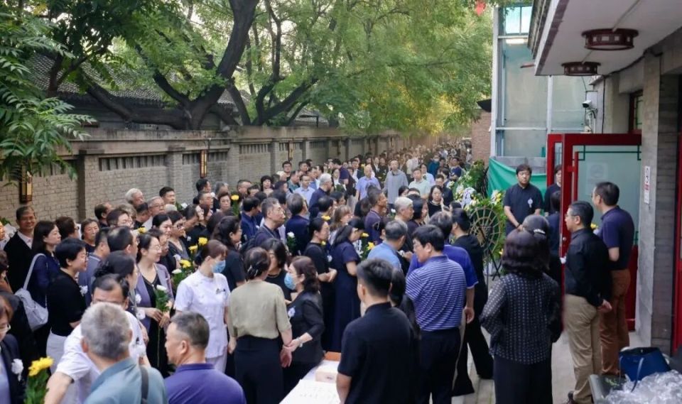 关于北京中医医院张炳厚知名专家团队成员黄牛代挂号的信息
