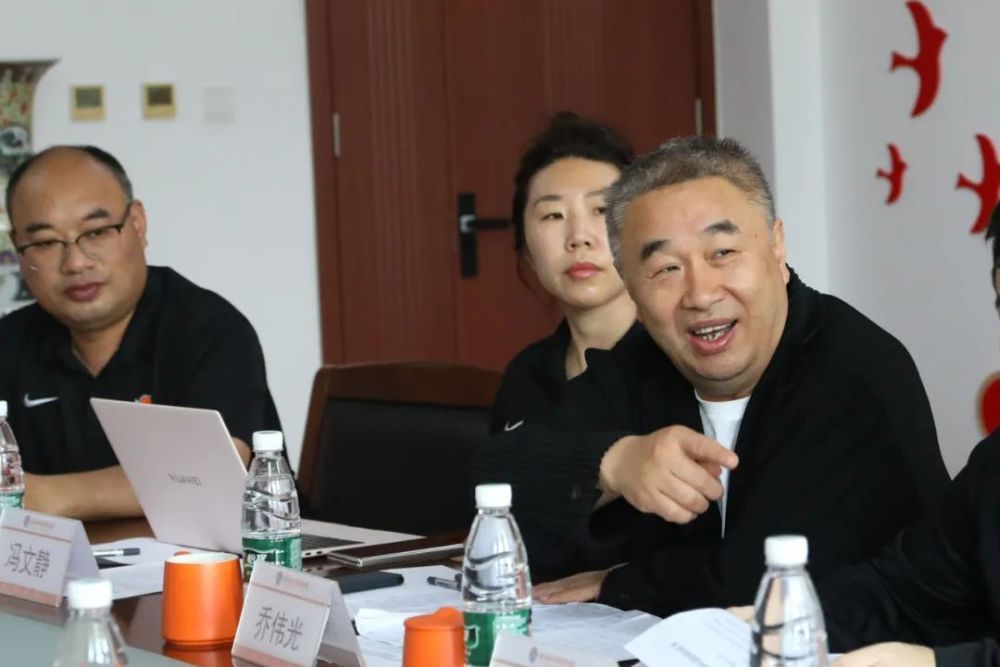 并向市体育局领导介绍了俱乐部的相关情况,乔伟光表示,"青岛海牛升入