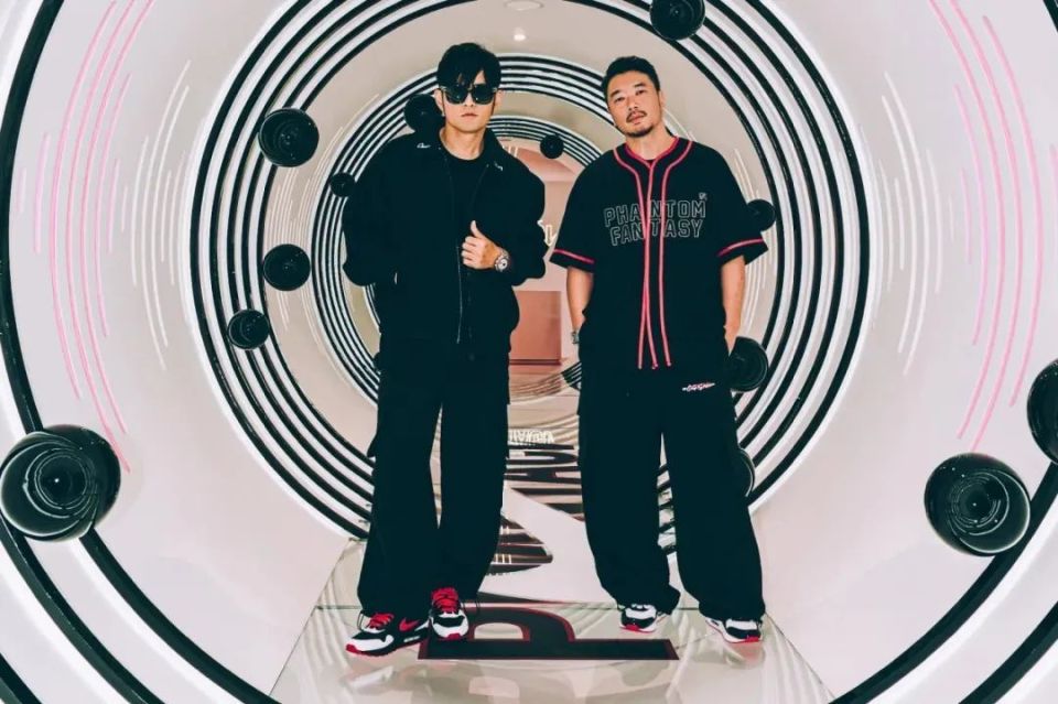 「周杰伦 x nike」联名鞋开启抽签!限时空间也来了!