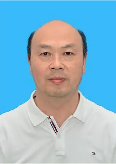 黄国民教 师 风 采生物教研组经验丰富,在教学中既注重团队合作,又