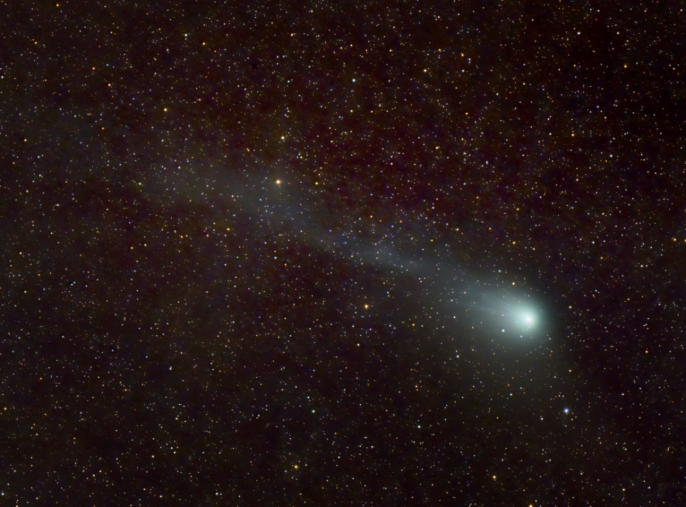 这颗彗星的回归点亮了六月的夜空