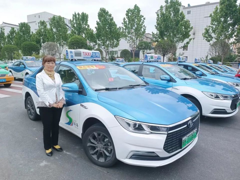 爱心送考出租车准备好啦!