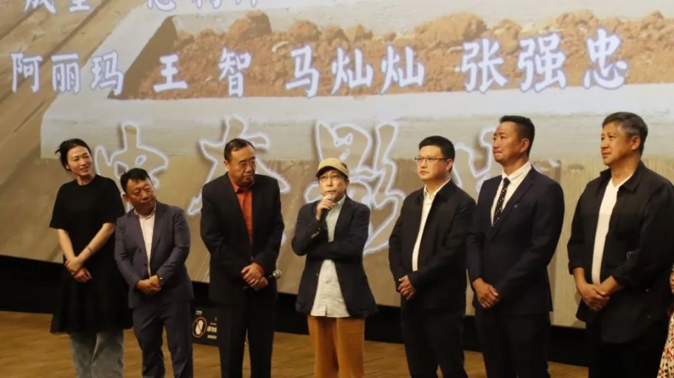 电影《如果爱·就表白》在大理点映