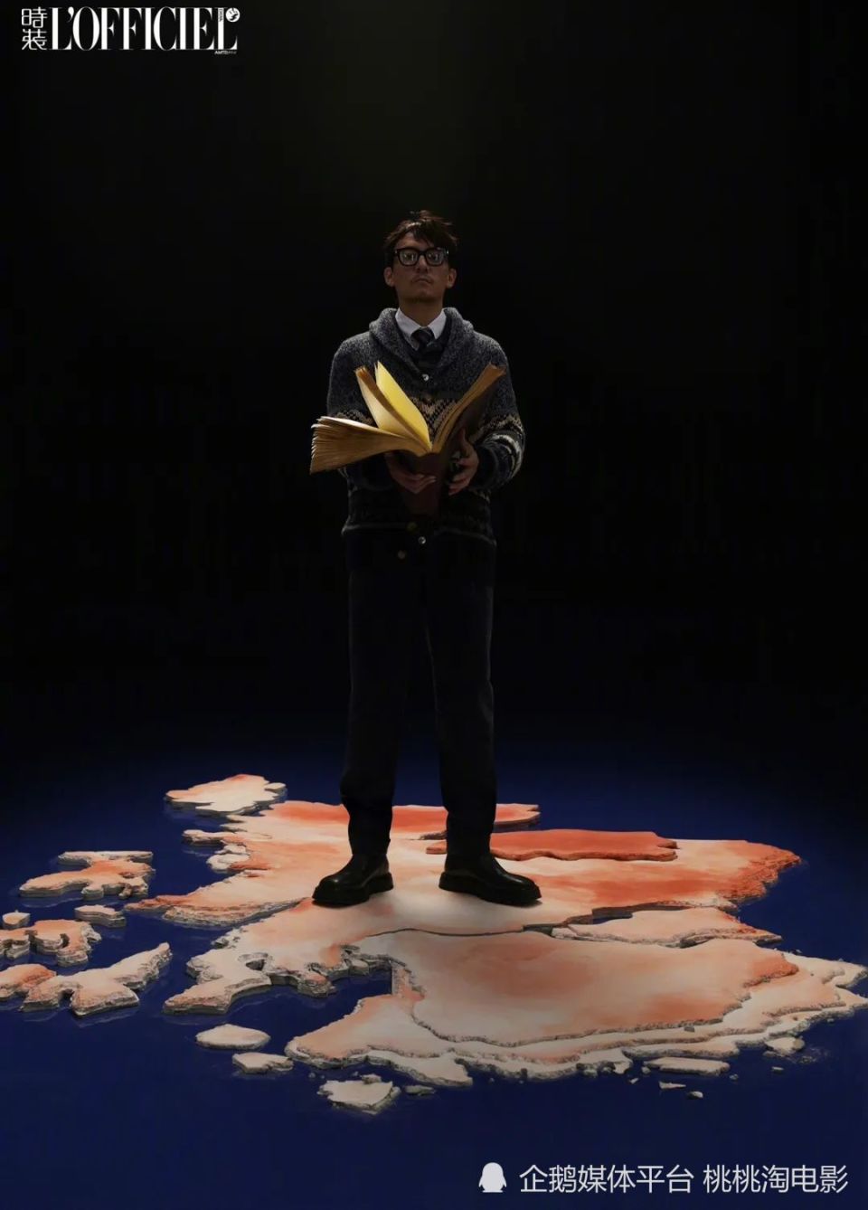 影帝张震《时装》杂志写真,化身神秘角色演绎奇幻大片_腾讯新闻