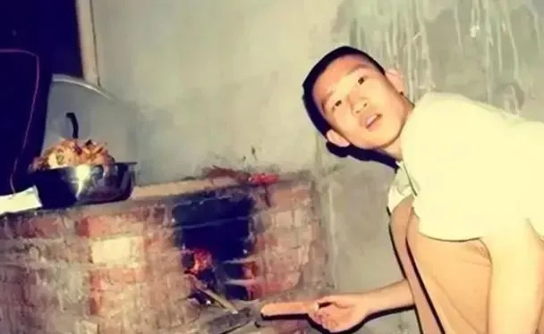 曹云金细谈打赏风波,承认郭德纲是他师傅,两人或将同台合作_腾讯新闻