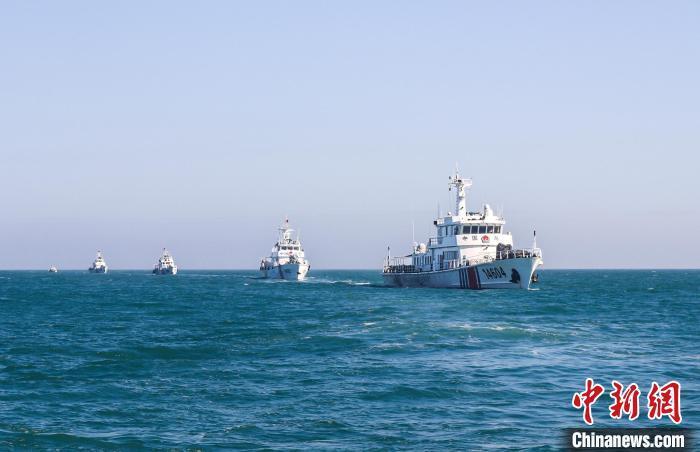 新年开训福建漳州海警编队出航演练