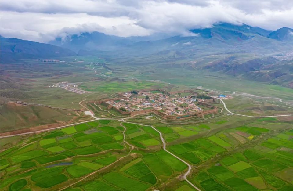 青山一道同风雨 睦邻友好开新局——夏河县甘加镇开创主动创稳新局面