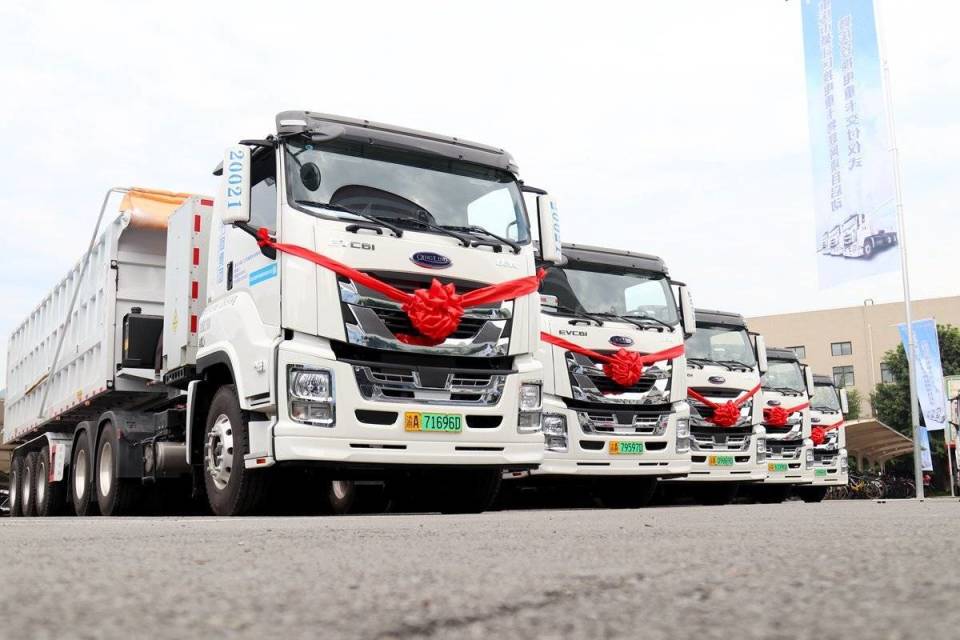新模式新生态 庆铃换电重卡批量交付_腾讯新闻
