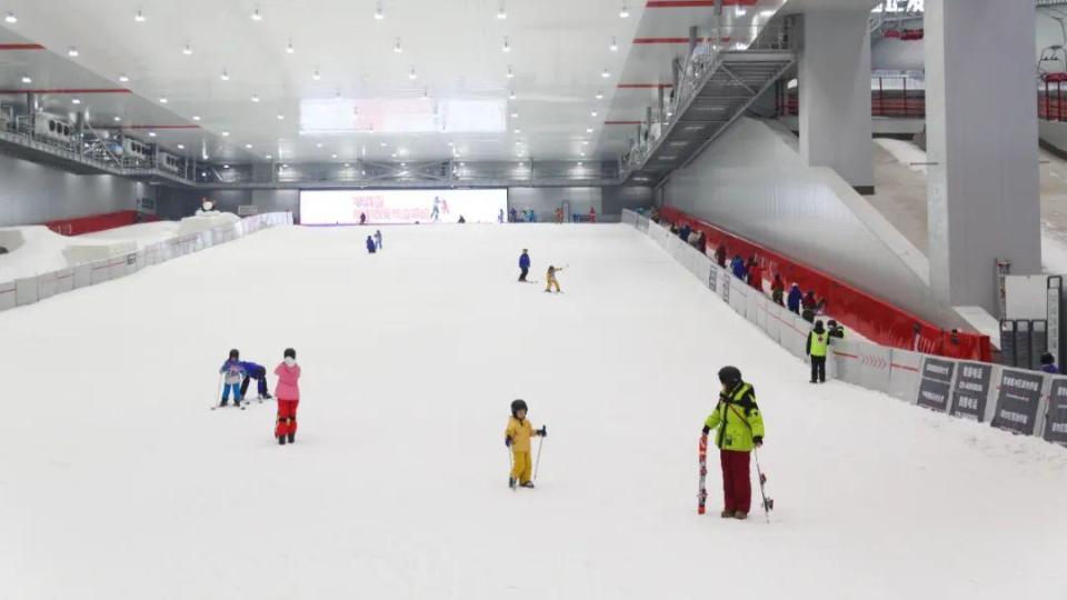 从“一季火”走向“四季旺” 西安冰雪经济“热力全开”_腾讯新闻