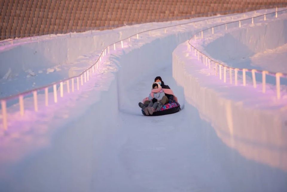 雪场滑道图片