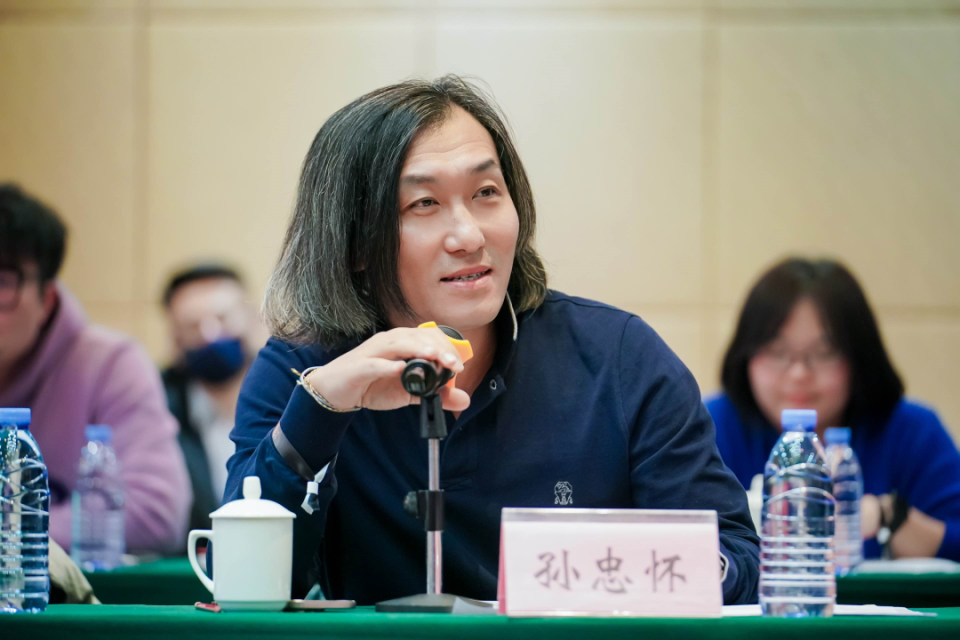腾讯公司副总裁,腾讯在线视频首席执行官孙忠怀补充了该剧的网播数据