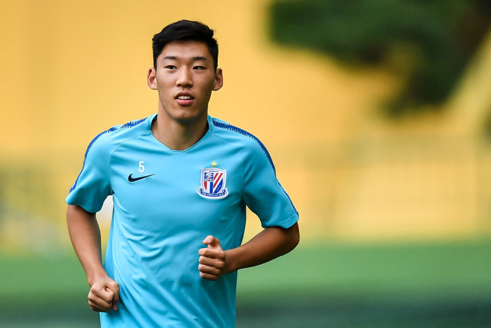 记者因患有感冒朱辰杰未进入申花队首轮首发名单