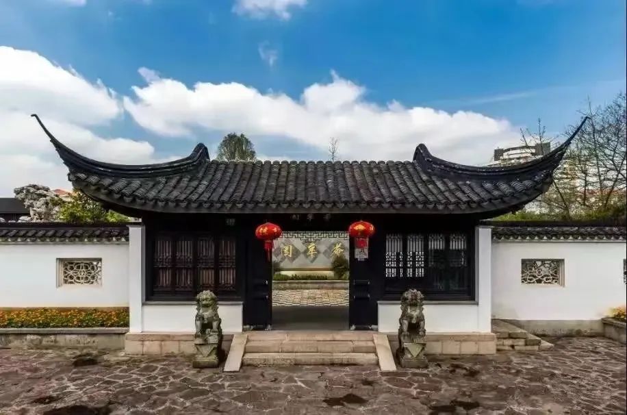 荟萃园,汇龙府,星愉湾,朗玥,万航苑,新华御著具体路线:汇龙湖公园