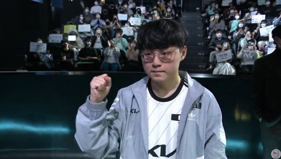 dk转会操作瞠目结舌看到这大名单showmaker居然没跑