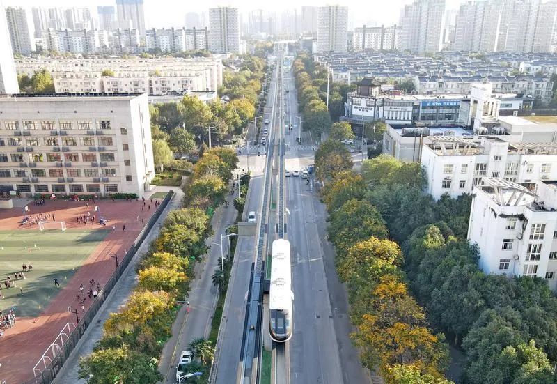 西安高新有軌電車試驗線試車_騰訊新聞