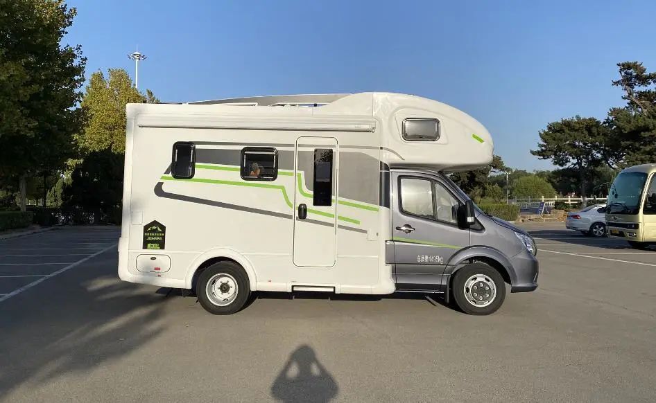 11月10日成都房车展,卓美亚高能低调版房车上市,最低只要27.