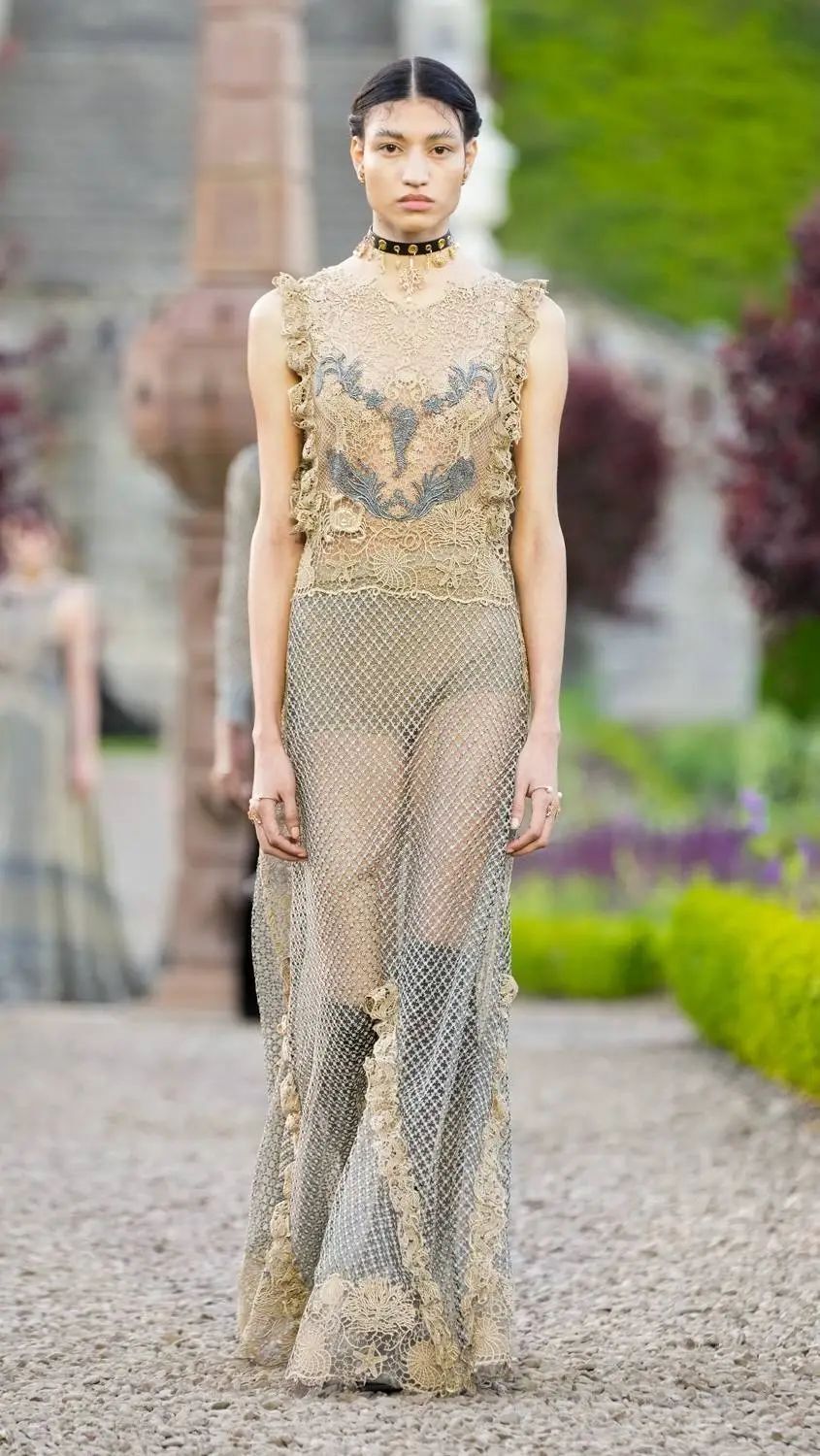 好美~秀场比衣服美系列!dior迪奥2025早春度假系列发布!