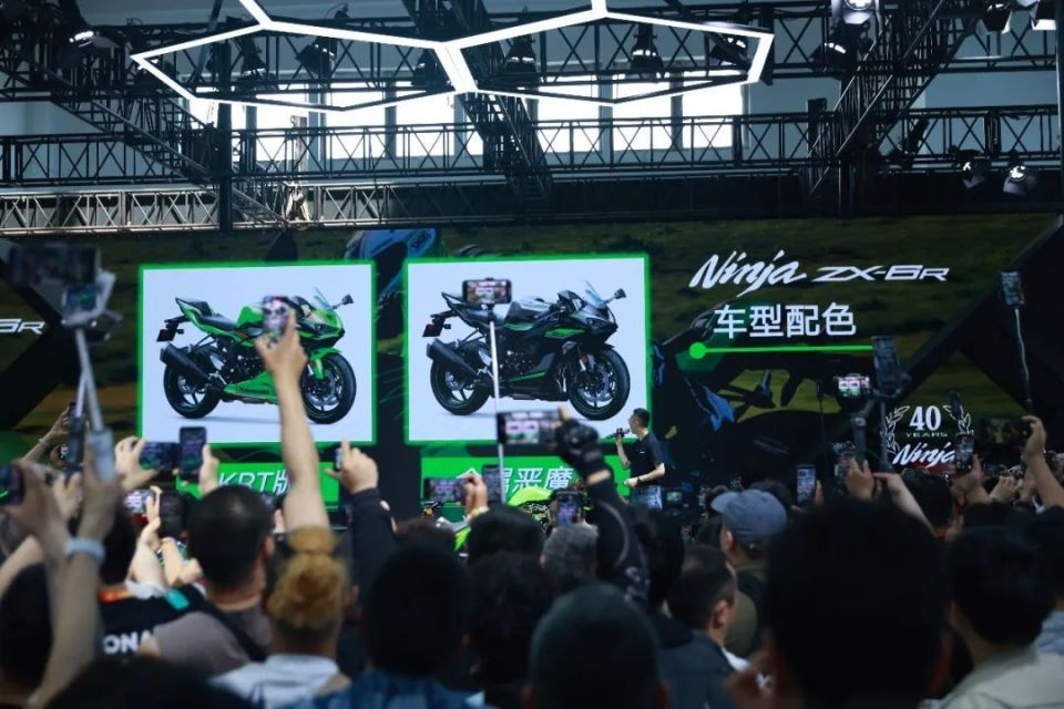 109800元，川崎ZX-6R上市，车迷心中的耶路撒冷-腾讯新闻