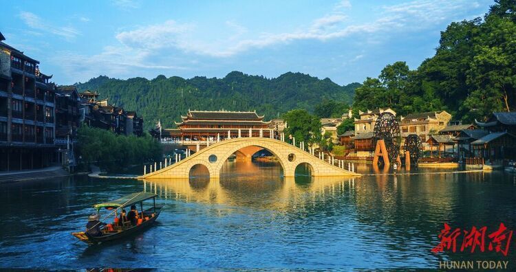 凤凰古城旅游区确定为国家5a级旅游景区_腾讯新闻
