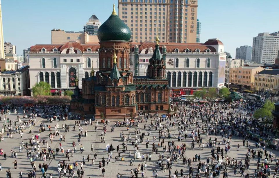 "五一"假期哈尔滨市累计游客接待量623.97万人次,同比