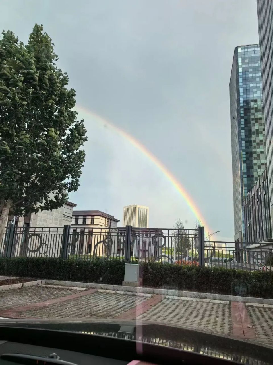 好看的雨后彩虹图片图片