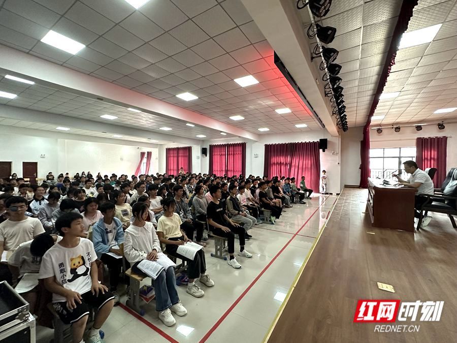 行远自迩 笃行不怠——永定区合作桥乡中学召开2024年