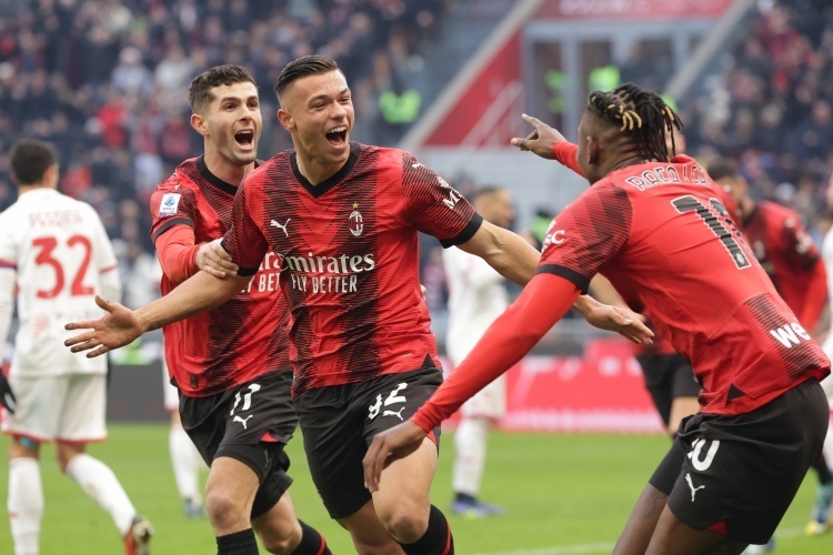 记者:米兰球员本轮意甲将身穿印有母亲名字的球衣