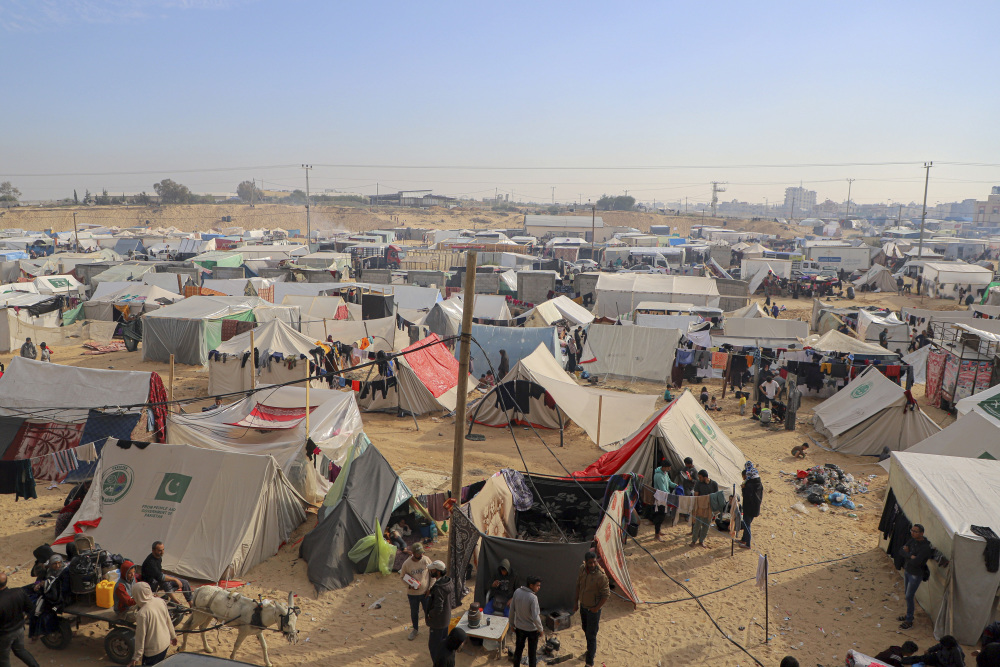 探访加沙地带南部临时营地_腾讯新闻