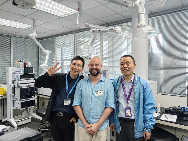 国际代谢流领域专家Sergey Tumanov教授访渝 助力重医附二院脂质组学技术创新_腾讯新闻