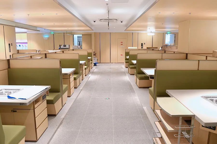 经过考察,选址,装修等一系列工作,海底捞玉溪首店将于本周五(8月11日)