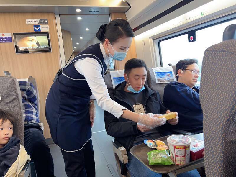 春游期间高铁30元以下平价餐食受欢迎