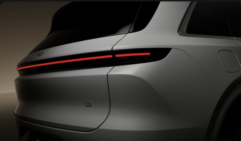 继续套娃碰瓷保时捷卡宴理想l6正式上市24982798万元