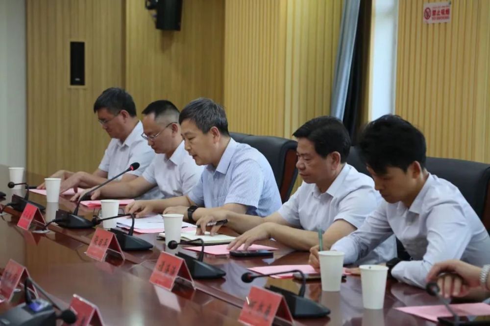 签约会上,天山区委副书记,区长哈米提·买买提伊明就天山区新华北路
