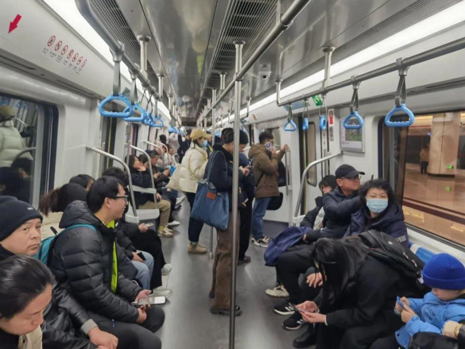 北京地铁3号线开通试运行！去北京朝阳站更方便了！_腾讯新闻