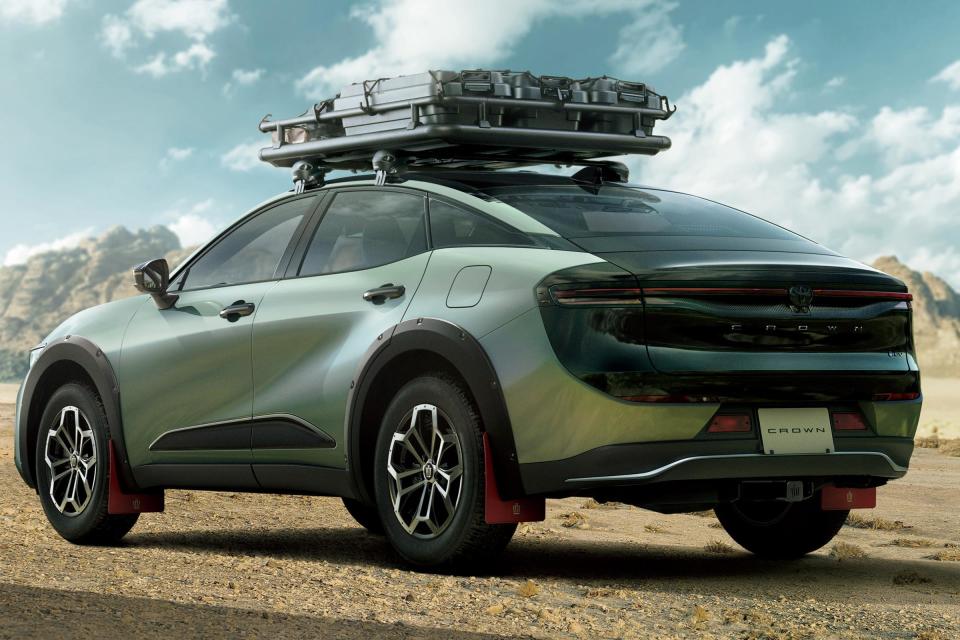 彻底不认识了!丰田"皇冠"越野版正式发布,出厂配全地形轮胎_腾讯新闻