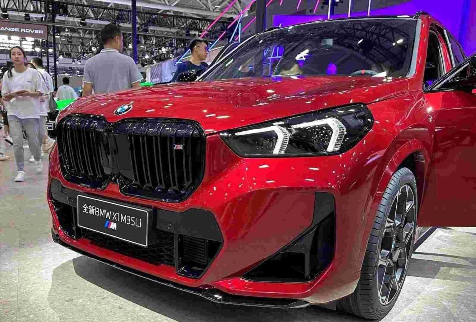 国产宝马x1 m35li配置曝光,四出排气 运动座椅 或8月底上市
